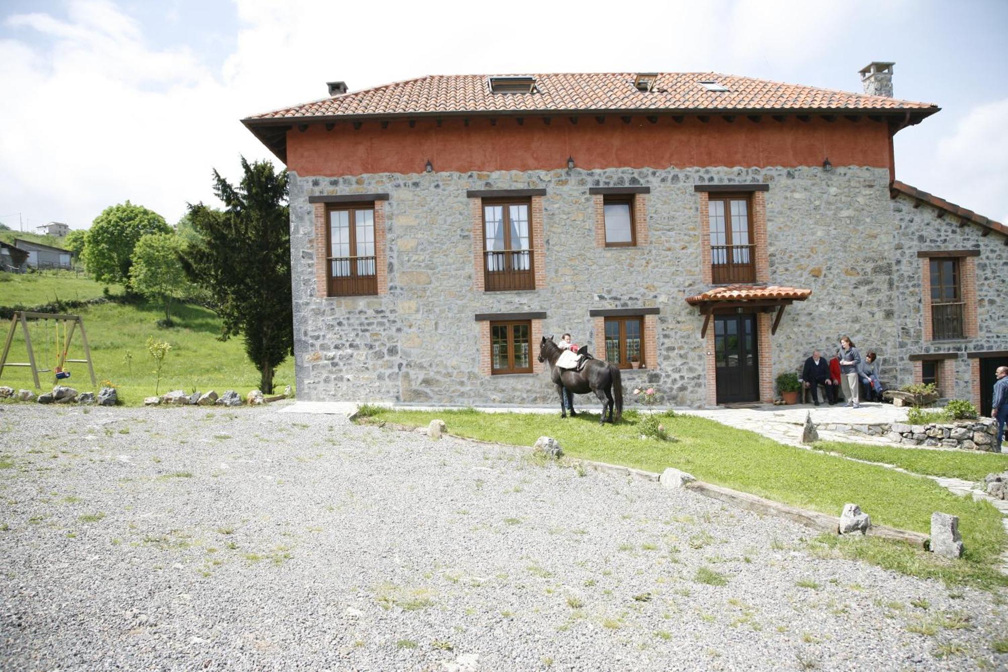 El Conventu Del Asturcon Guest House Lago  Exterior photo